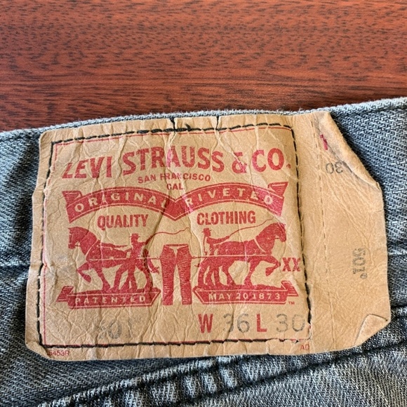 Levi's 501 Jeans - Picture 4 of 4